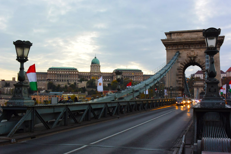 chain bridge Budapest